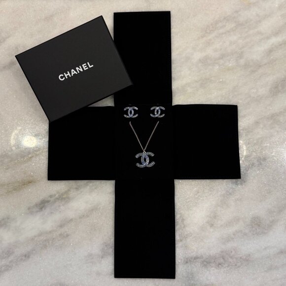 NWOT CHANEL BLUE Baguette CC Crystal Necklace and Earring Set - Picture 3 of 13